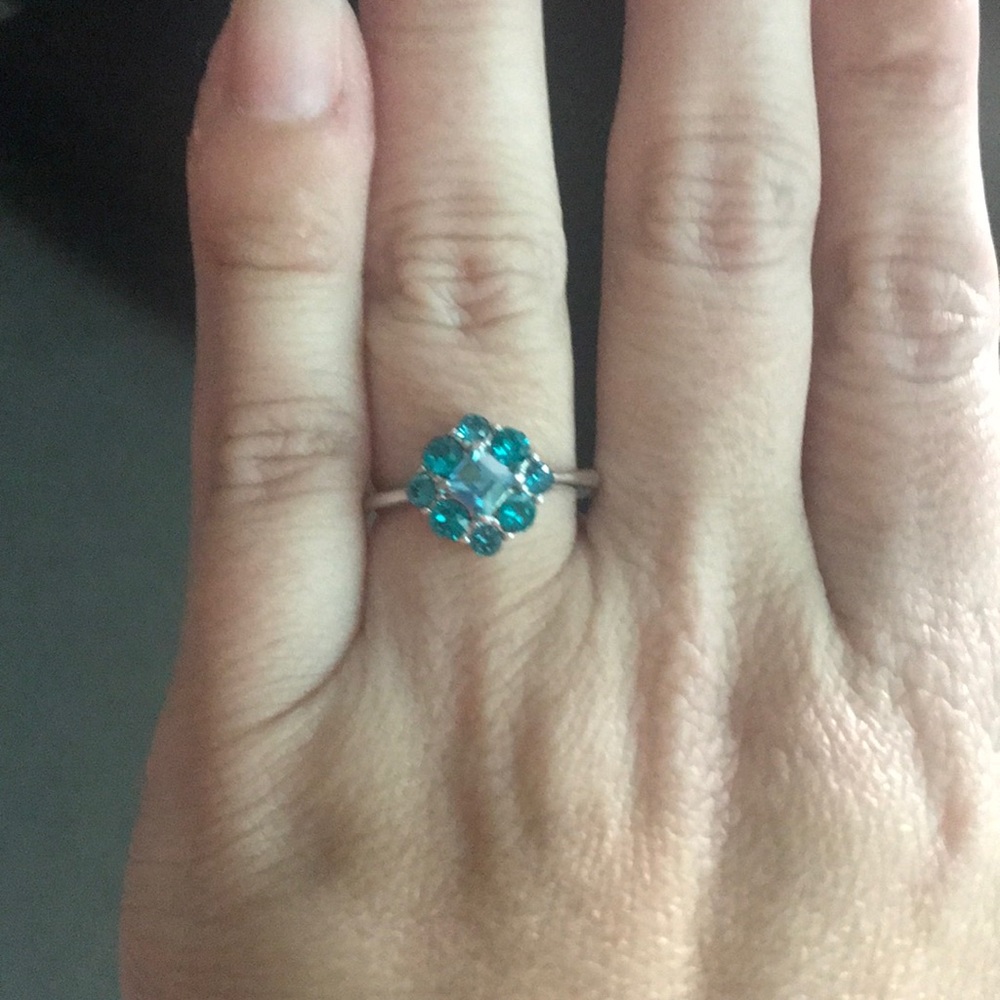 Fragrant Jewels Flower Ring